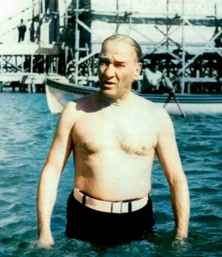 Mustafa Kemal Atatürk, Color while Swimming