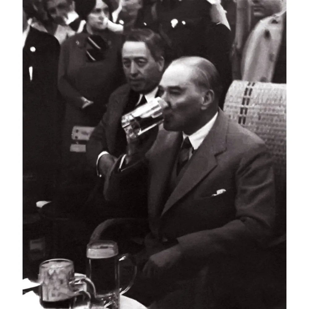 Mustafa Kemal Atatürk : Mustafa Kemal Atatürk Drinking ...